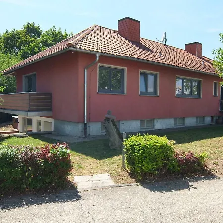 Dom wakacyjny Gruppe, Familien Und Messehaus Kriftel